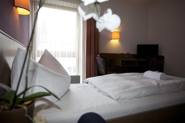 Hotel Astra Ulm Zimmer foto