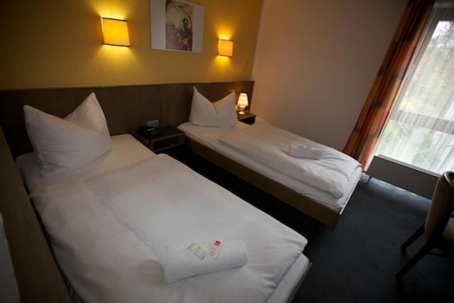 Hotel Astra Ulm Zimmer foto
